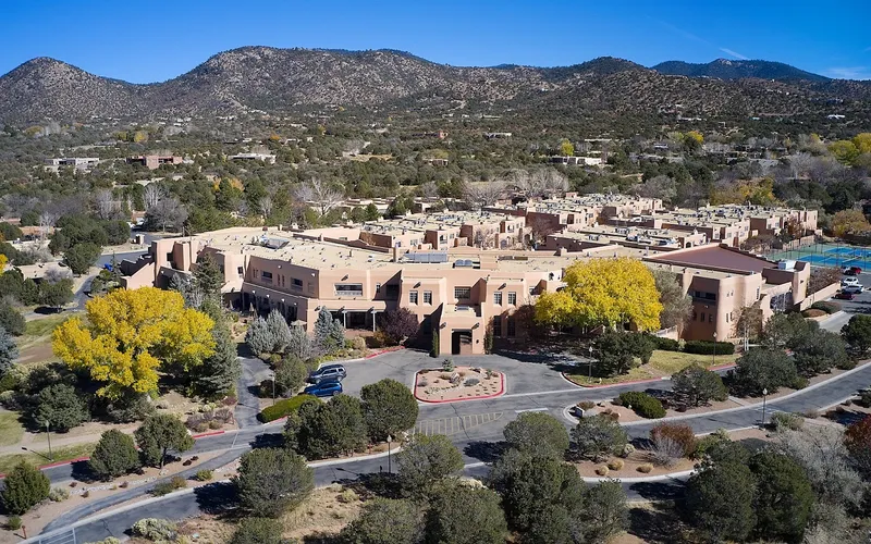 Quail Run condo rentals in Santa Fe, New Mexico, a drive from the region's hot springs